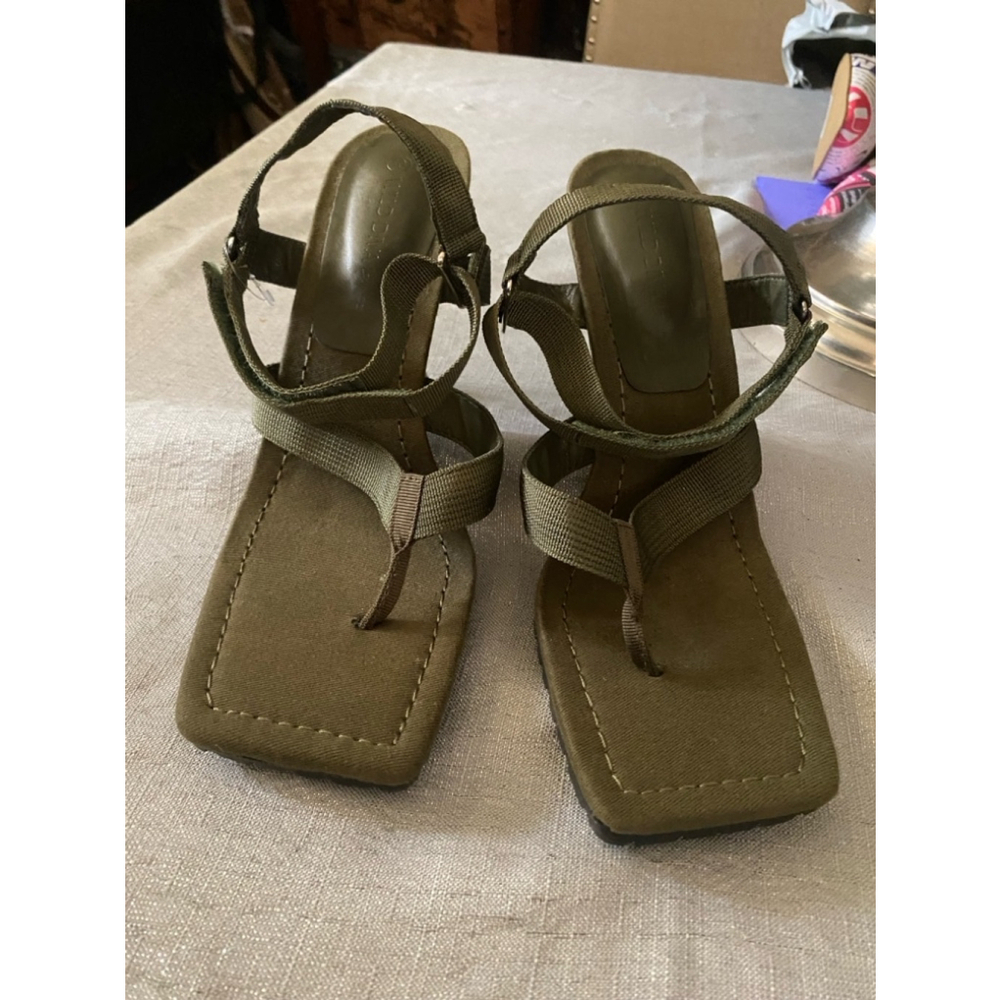 Women's Wild Diva Green Sandals Size 10